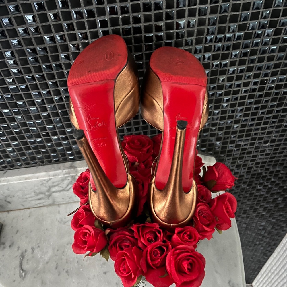 Christian louboutin t-strap platform heels - Picture 11 of 13
